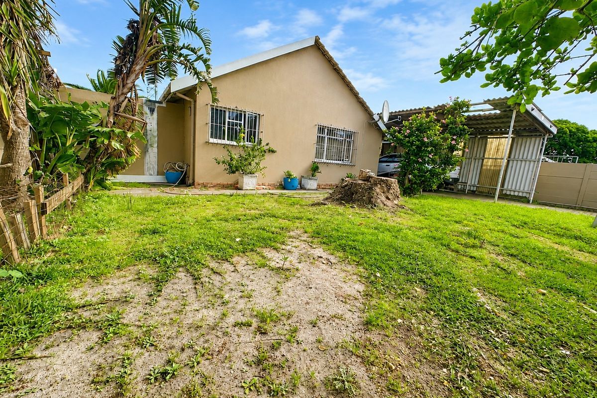 Solid Family Home with Endless Potential | Flatlet Opportunity | Double Garage | Parking for 6 - Photo 5