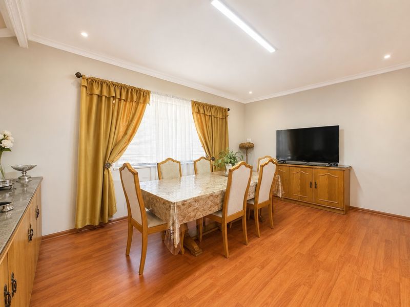 Solid Family Home with Endless Potential | Flatlet Opportunity | Double Garage | Parking for 6 - Photo 8