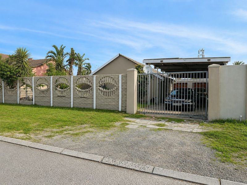 Solid Family Home with Endless Potential | Flatlet Opportunity | Double Garage | Parking for 6 - Photo 3