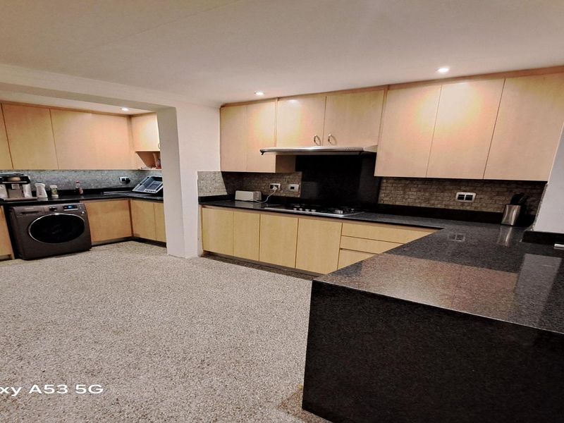 3 Bedroom House for Sale in Bryanston - Photo 3