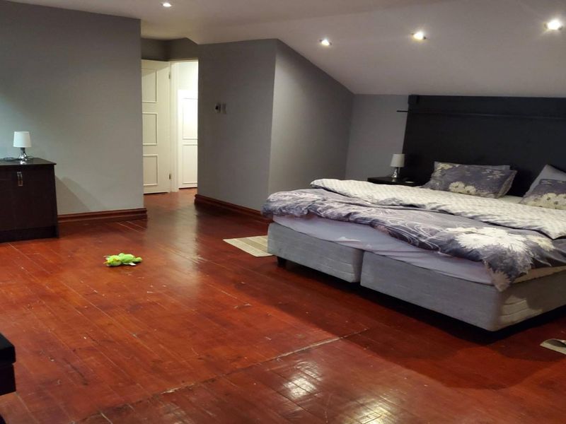 3 Bedroom House for Sale in Bryanston - Photo 9