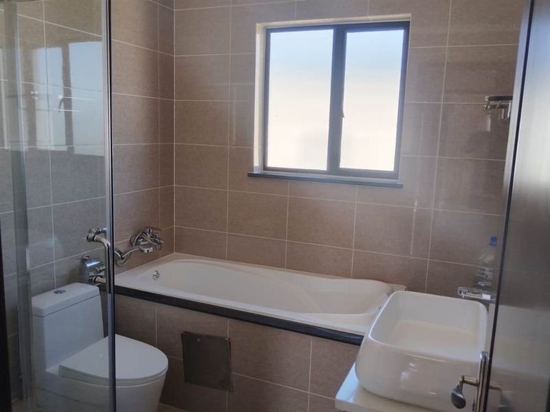 Apartment To Rent in Mont Tremblant,Fourways Sandton - Photo 9