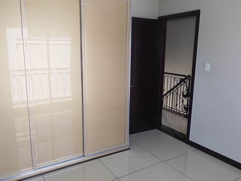 Apartment To Rent in Mont Tremblant,Fourways Sandton - Photo 7