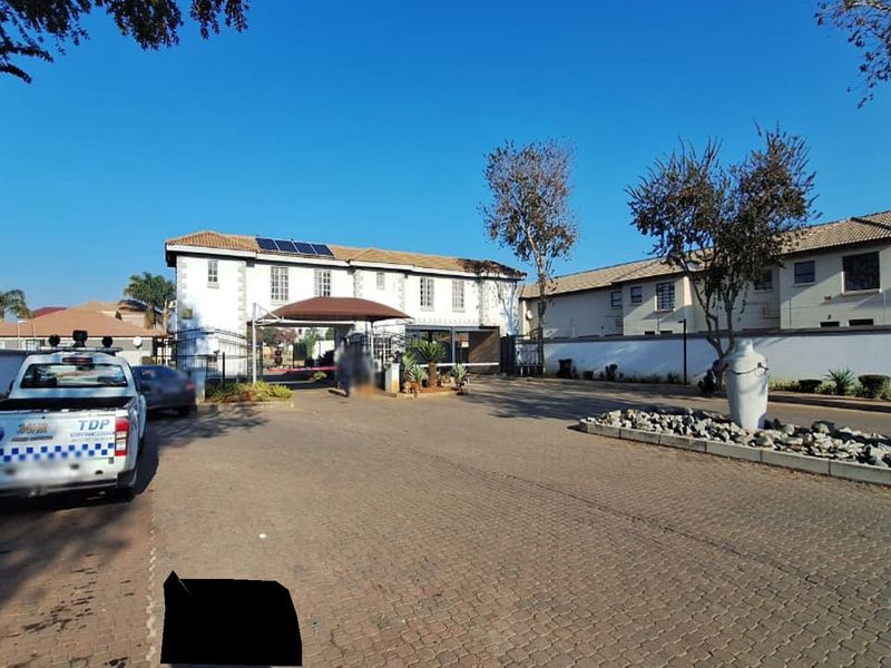 🏡 Cozy 1-Bedroom Townhouse for Sale in Brakpan 🏡 - Photo 1