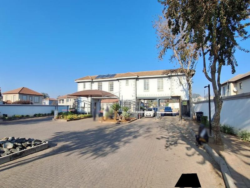 🏡 Cozy 1-Bedroom Townhouse for Sale in Brakpan 🏡 - Photo 3