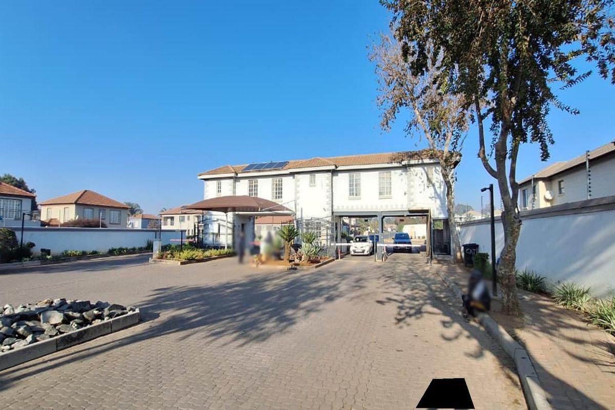 🏡 Cozy 1-Bedroom Townhouse for Sale in Brakpan 🏡 - Photo 3
