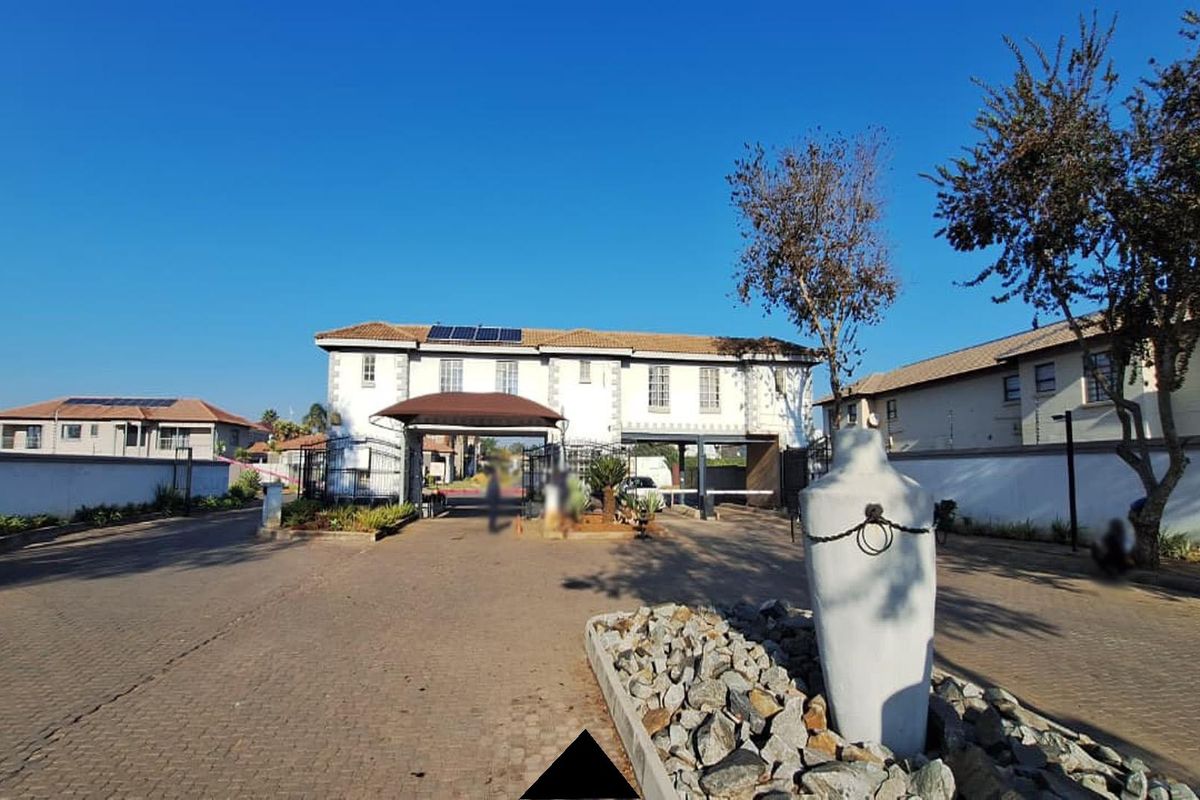 🏡 Cozy 1-Bedroom Townhouse for Sale in Brakpan 🏡 - Photo 2