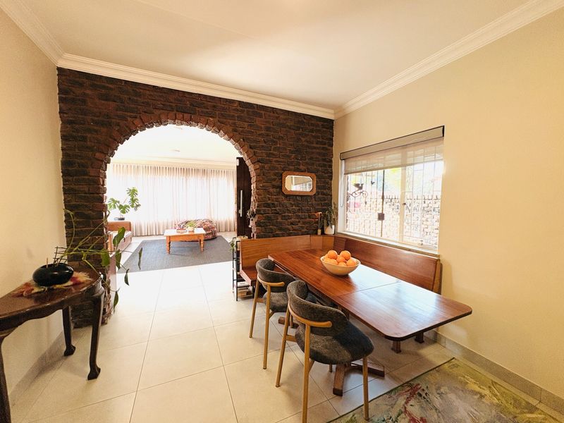 Newly Renovated 3 Bedroom Townhouse For Sale in Garsfontein - Photo 10