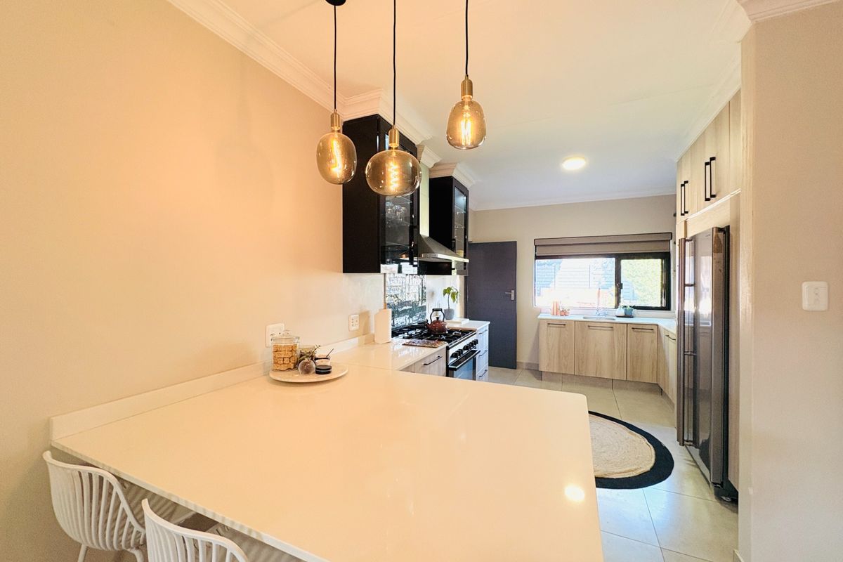 Newly Renovated 3 Bedroom Townhouse For Sale in Garsfontein - Photo 2