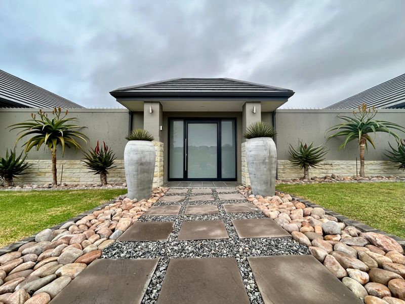 Luxury Estate Living Designed for Family and Entertaining - Photo 1