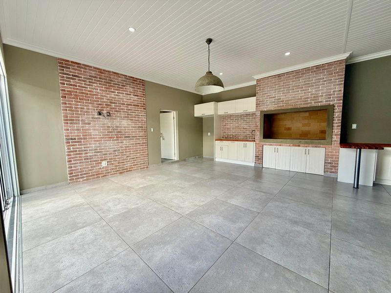Luxury Estate Living Designed for Family and Entertaining - Photo 2