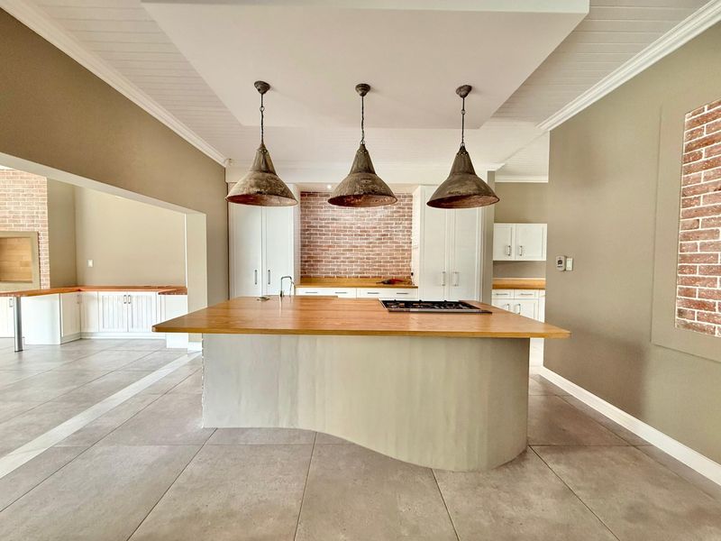 Luxury Estate Living Designed for Family and Entertaining - Photo 5