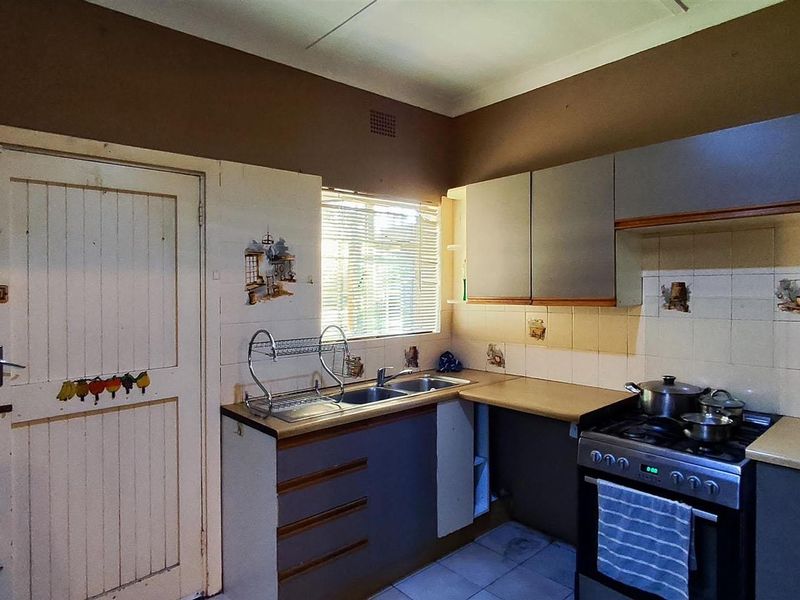 House For Sale in Symhurst, Germiston - Photo 7