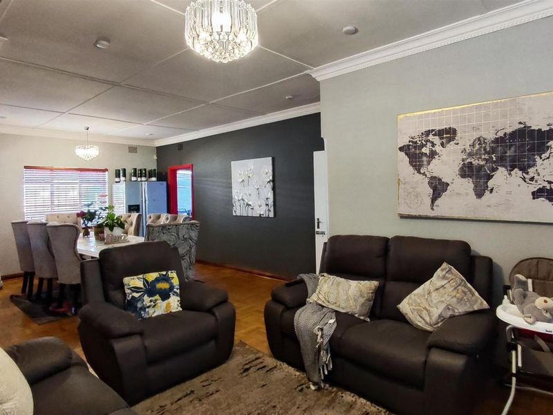 House For Sale in Symhurst, Germiston - Photo 4