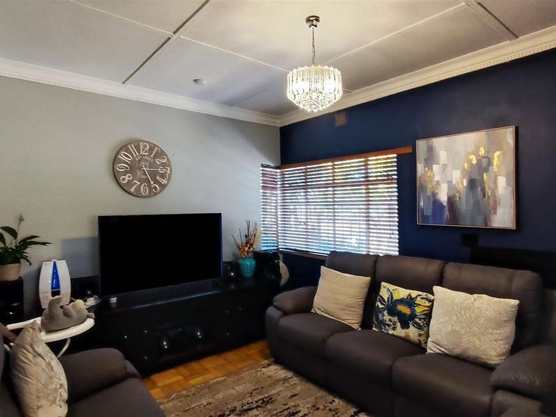 House For Sale in Symhurst, Germiston - Photo 3
