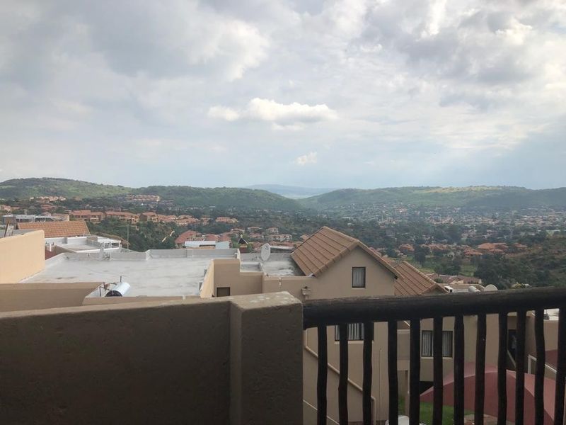 Townhouse For Sale in Winchester Hills, Johannesburg - Photo 2