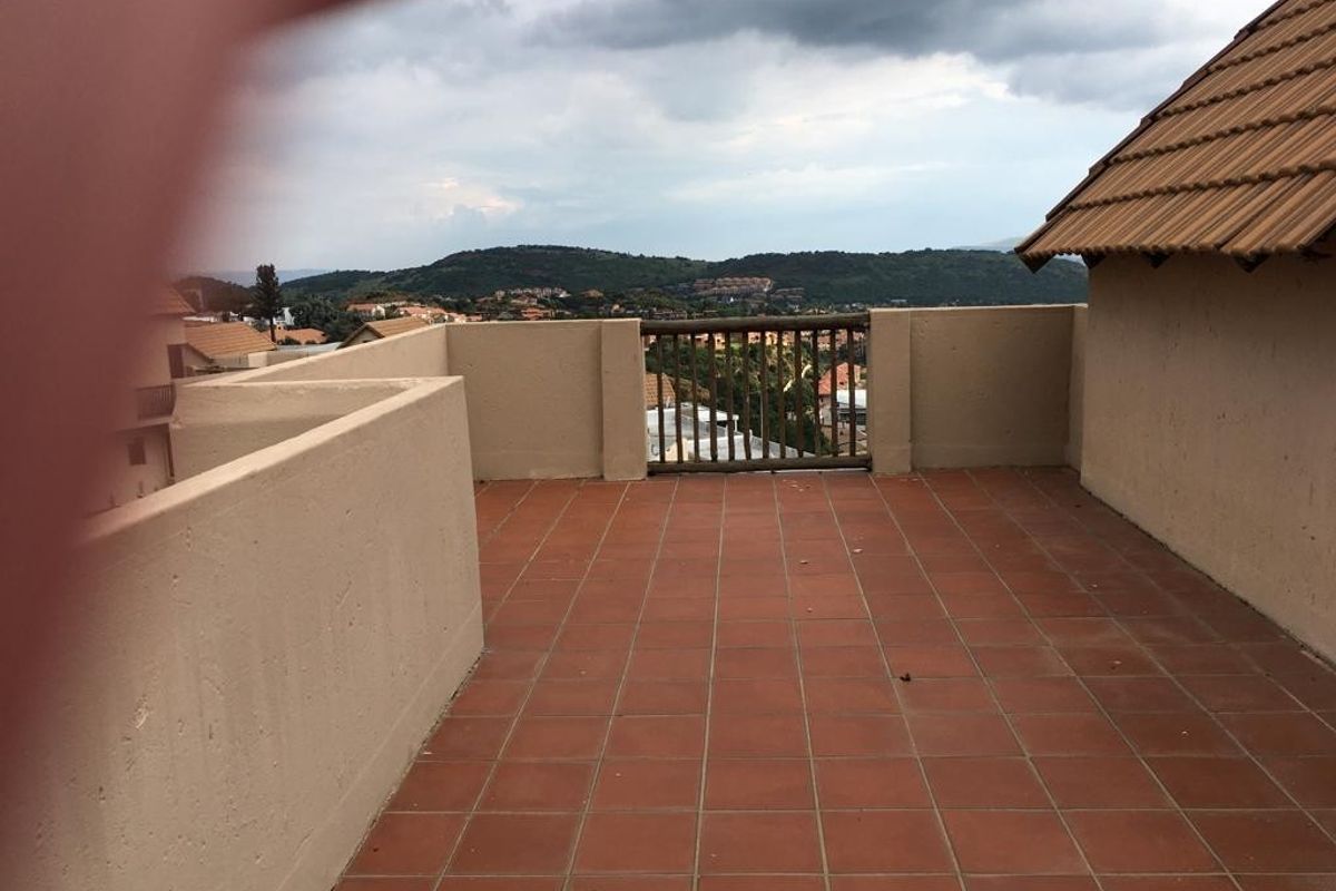 Townhouse For Sale in Winchester Hills, Johannesburg - Photo 4