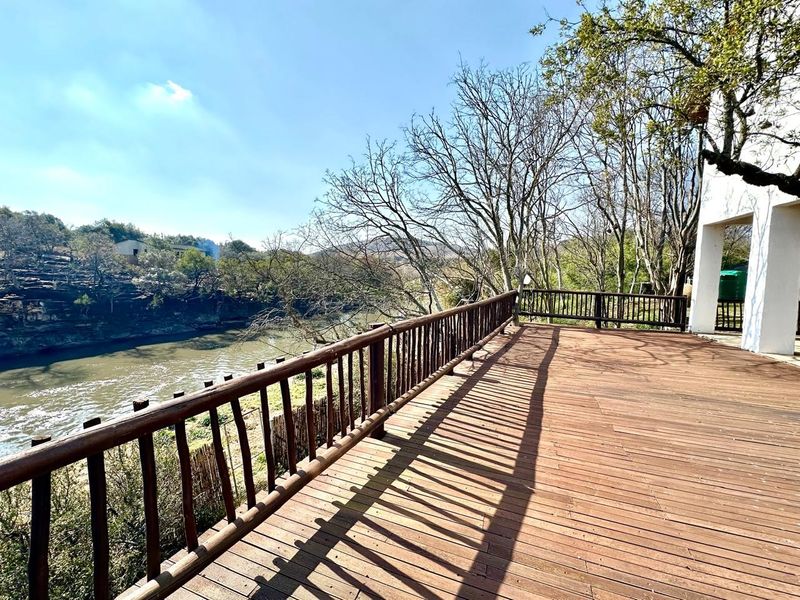 River Frontage House in the Crocodile River Reserve Lanseria - Photo 6