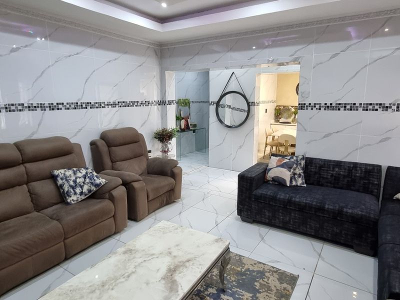 House For Sale in Brits Central, Brits, North West - Photo 3
