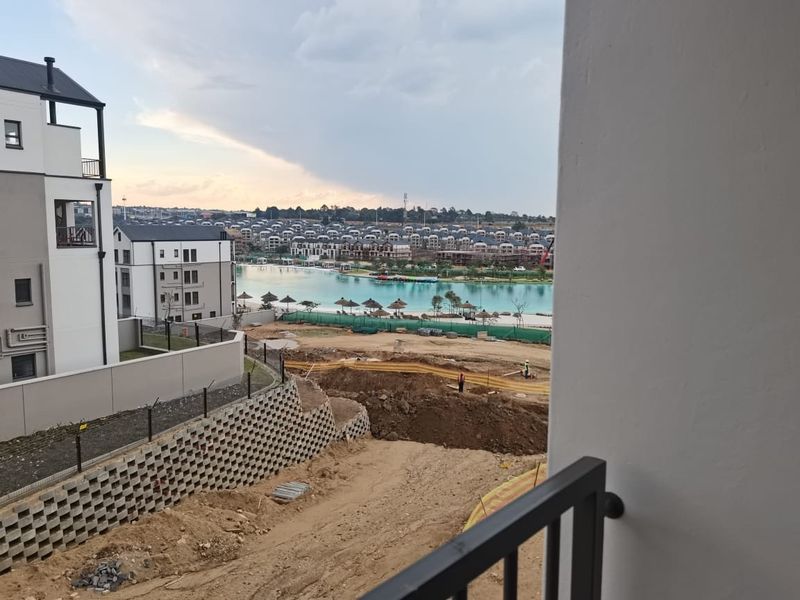 Apartment To Rent in Munyaka Lifestyle Waterfall, Midrand - Photo 3