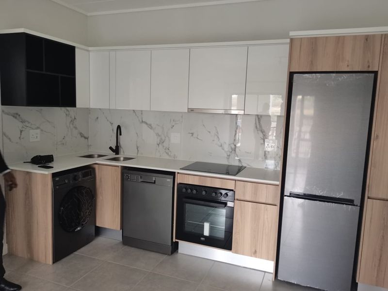 Apartment To Rent in Munyaka Lifestyle Waterfall, Midrand - Photo 2