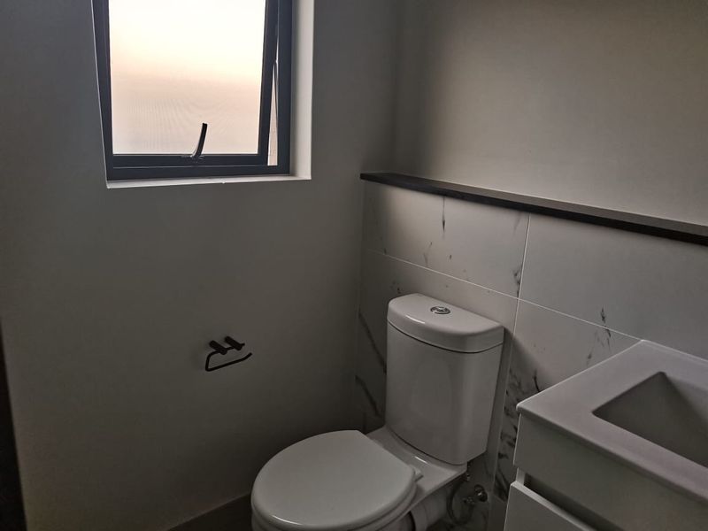 Apartment To Rent in Munyaka Lifestyle Waterfall, Midrand - Photo 4