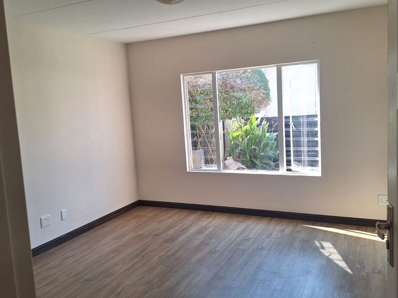 Modern Secure Garden Unit, 2-Bedroom Townhouse in Fairview Estates- Available immediately - Photo 9
