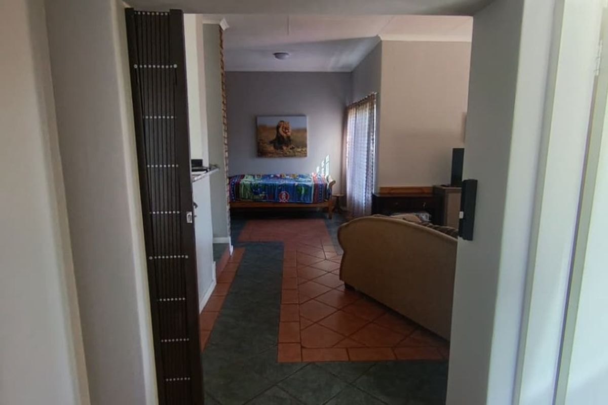 Townhouse To Rent in Newlands, Pretoria - Photo 3