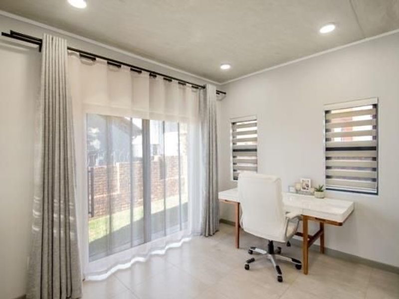 Elegant Family Home To Let in Baltimore Lifestyle Estate | Available 1 July - Photo 8