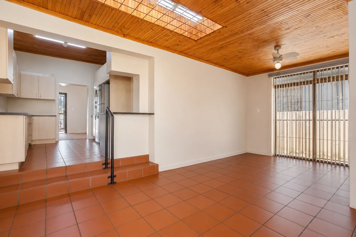 Prime 289m2 Freestanding Commercial Offices To Let | Paarl Central - Photo 4