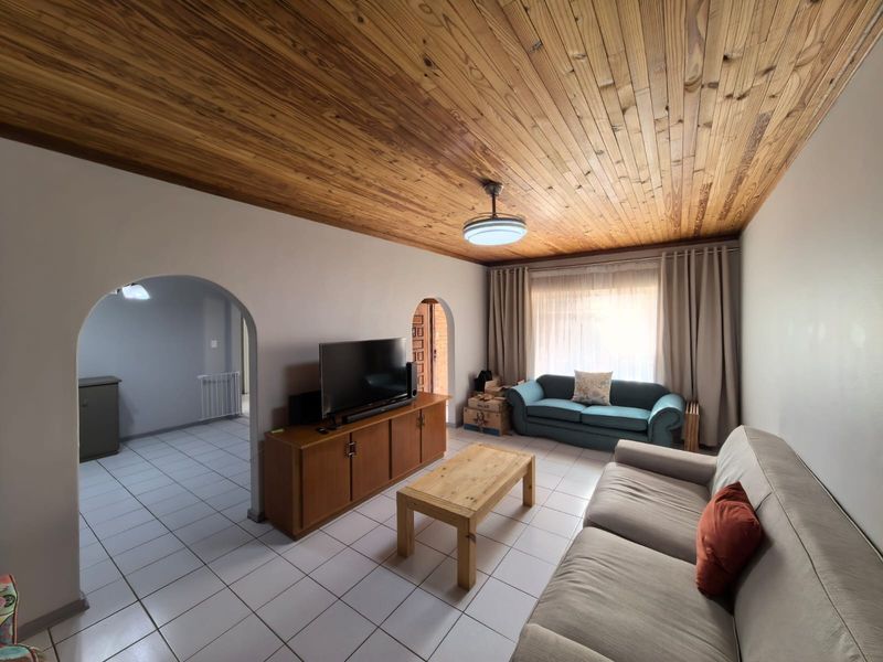 3 Bedroom Home with Flat in South Ridge, Kimberley - Photo 1