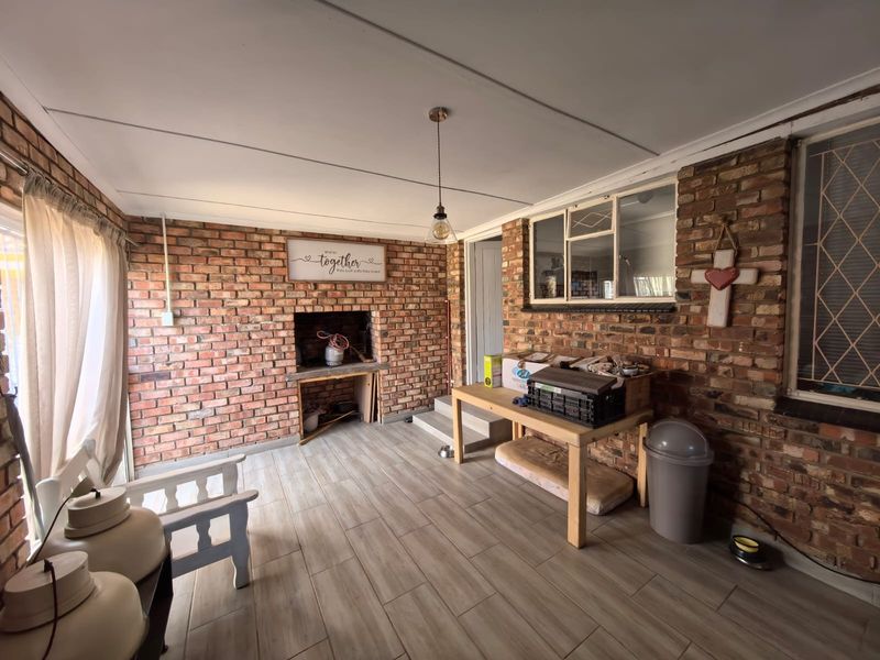 3 Bedroom Home with Flat in South Ridge, Kimberley - Photo 9