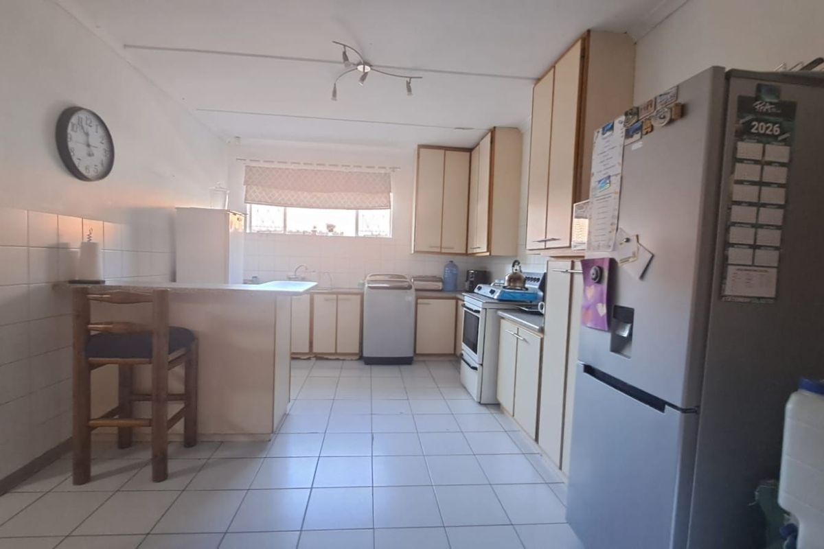 3 Bedroom Home with Flat in South Ridge, Kimberley - Photo 5