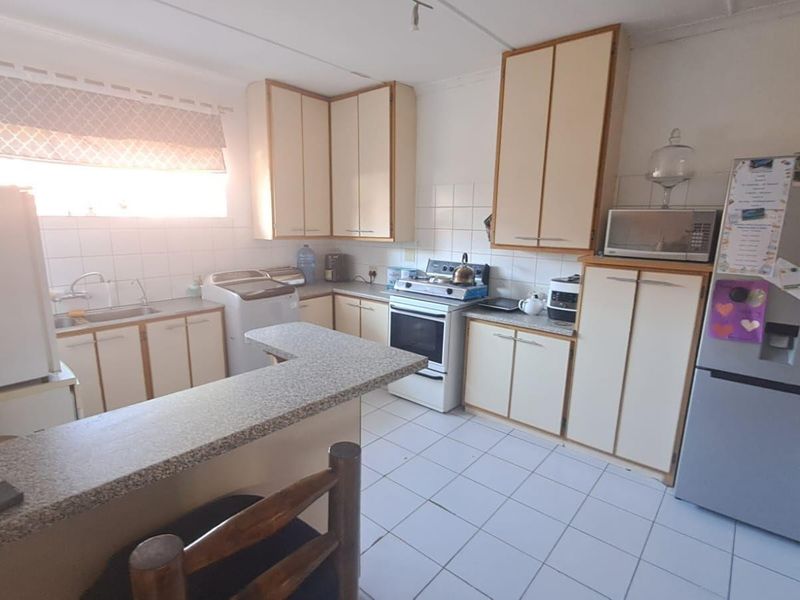 3 Bedroom Home with Flat in South Ridge, Kimberley - Photo 4