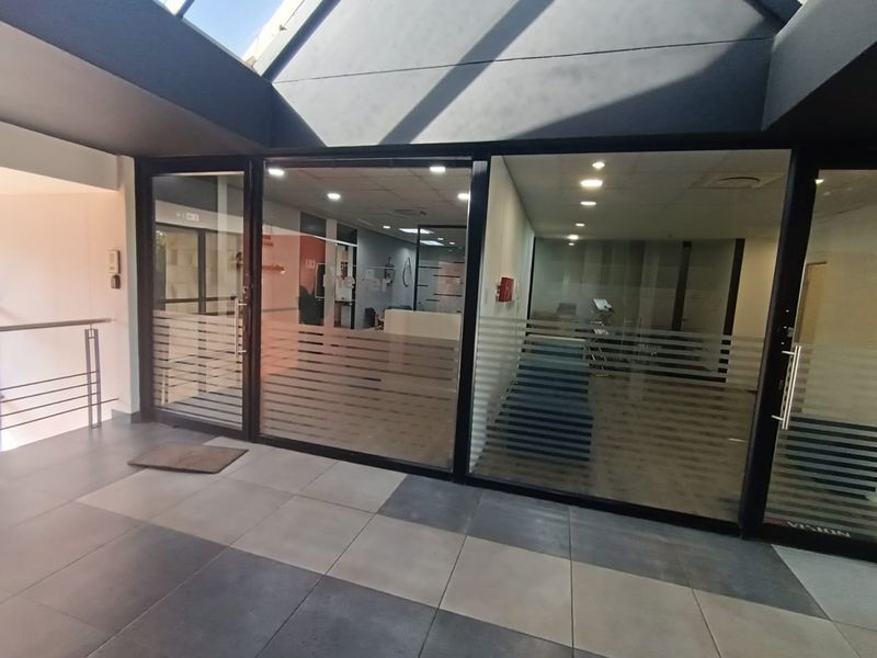 Office To Rent in Umhlanga Ridge, Umhlanga, KwaZulu Natal - Photo 1