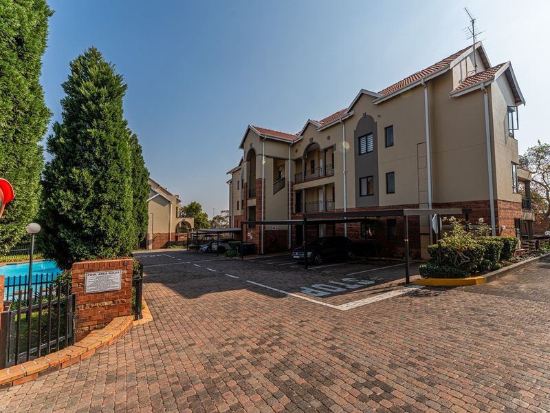 2 Bedroom Apartment in Bryanston - Photo 2
