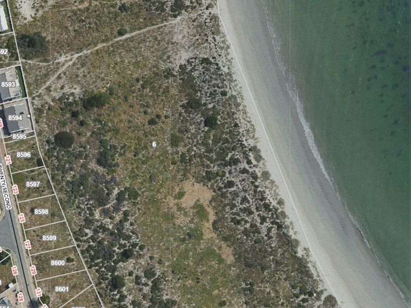 CORNERED BY THE COAST - Photo 2