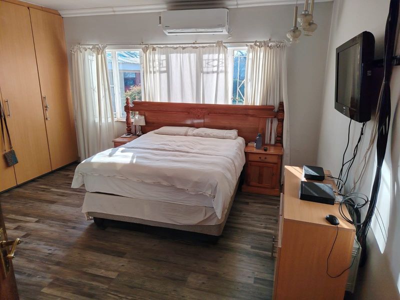 Spacious 4 Bedroom House with 2 Bedroom Flatlet for Sale - SOLE MANDATE - Photo 10