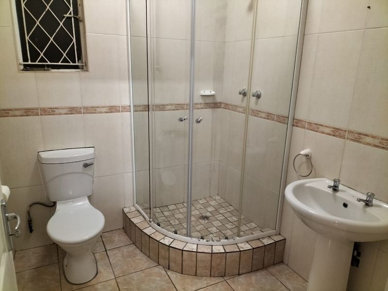 Studio Apartment To Rent in Albertynshof, Kimberley - Photo 6