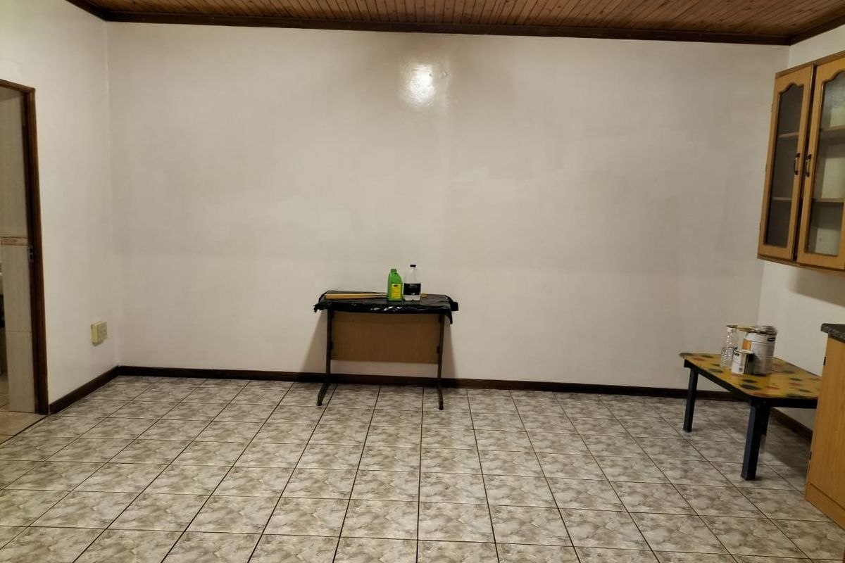Studio Apartment To Rent in Albertynshof, Kimberley - Photo 2