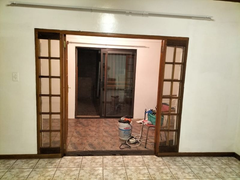 Studio Apartment To Rent in Albertynshof, Kimberley - Photo 5