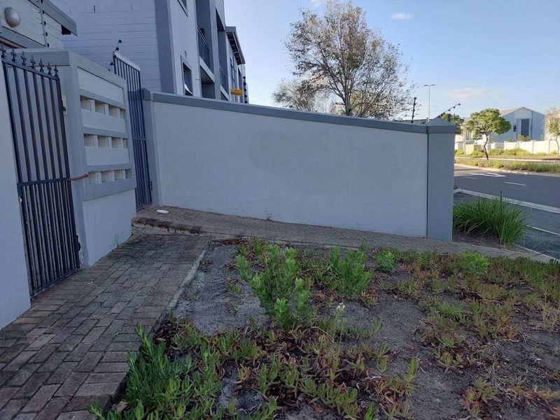 Stylish 2-Bedroom Apartment | Lock-Up Garage | Secure Complex on Main Arterial - Photo 1