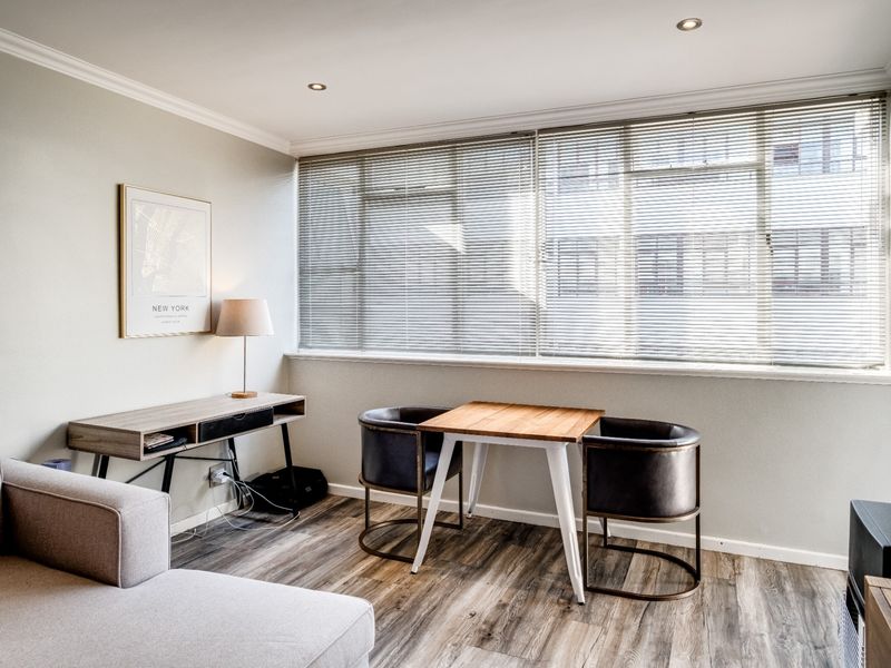 Apartment To Rent in Green Point, Cape Town - Photo 8