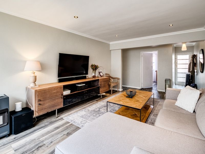 Apartment To Rent in Green Point, Cape Town - Photo 6