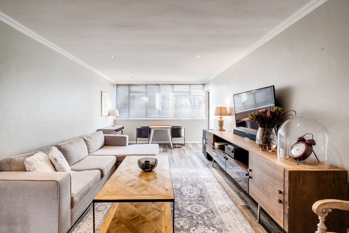 Apartment To Rent in Green Point, Cape Town - Photo 4