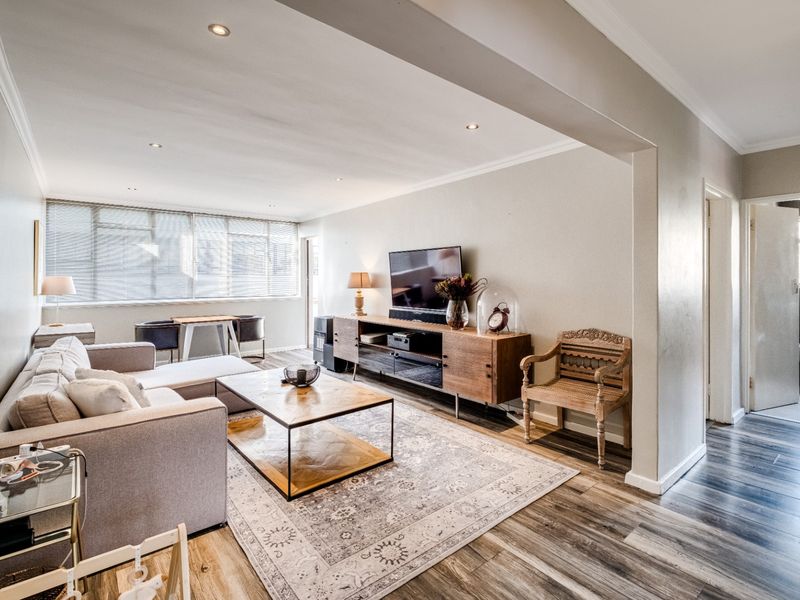 Apartment To Rent in Green Point, Cape Town - Photo 3