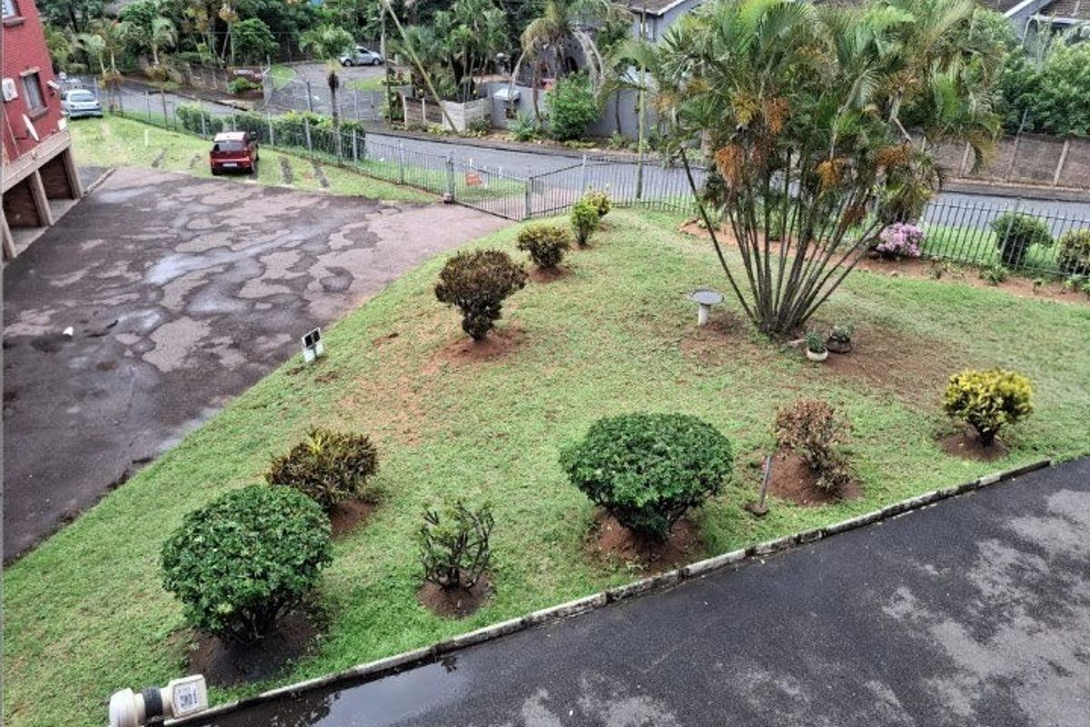 Harbour view apartment For Sale in Bluff , Durban, KwaZulu Natal - Photo 2