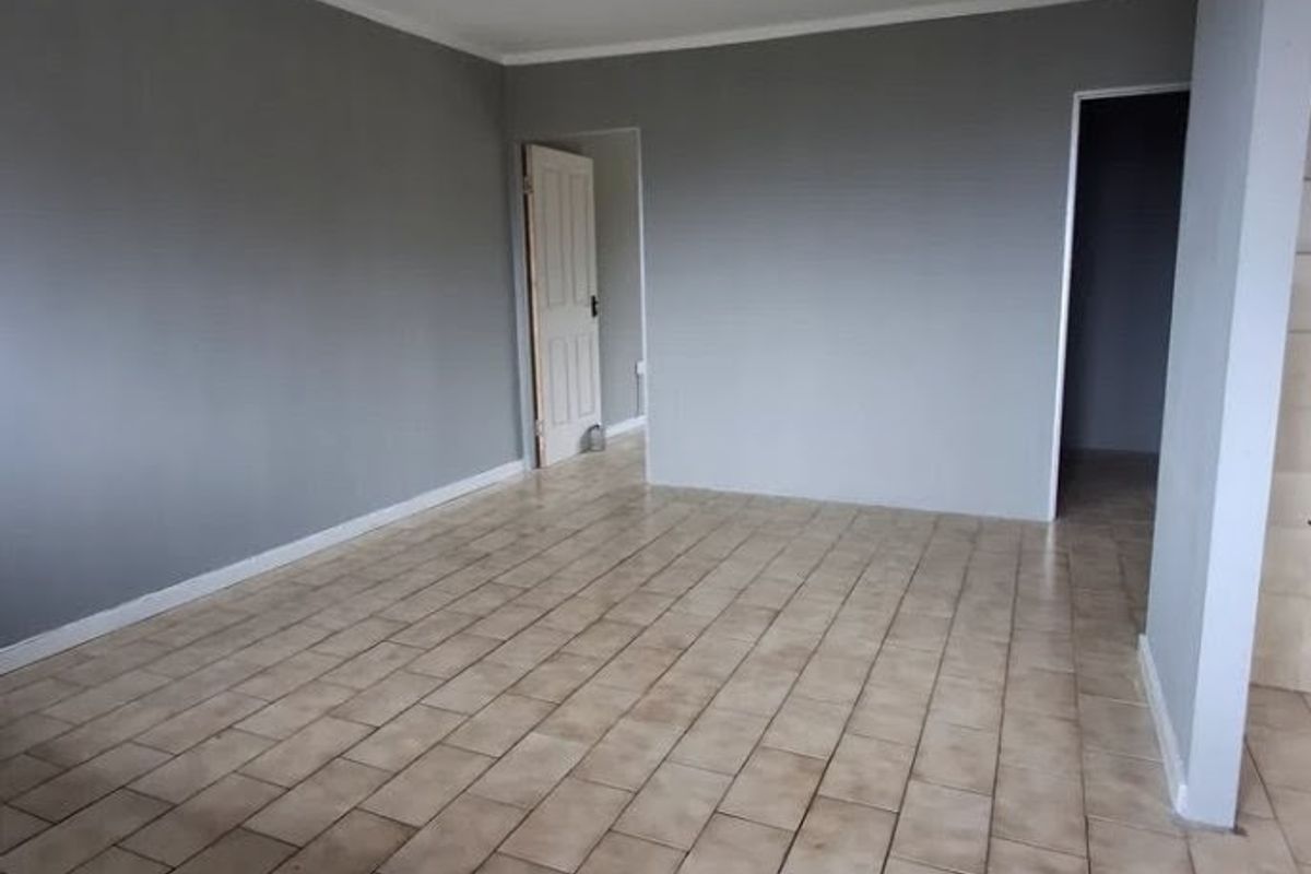 Harbour view apartment For Sale in Bluff , Durban, KwaZulu Natal - Photo 4