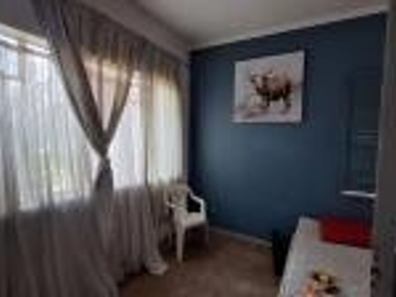 House For Sale in Mindalore, Krugersdorp - Photo 4
