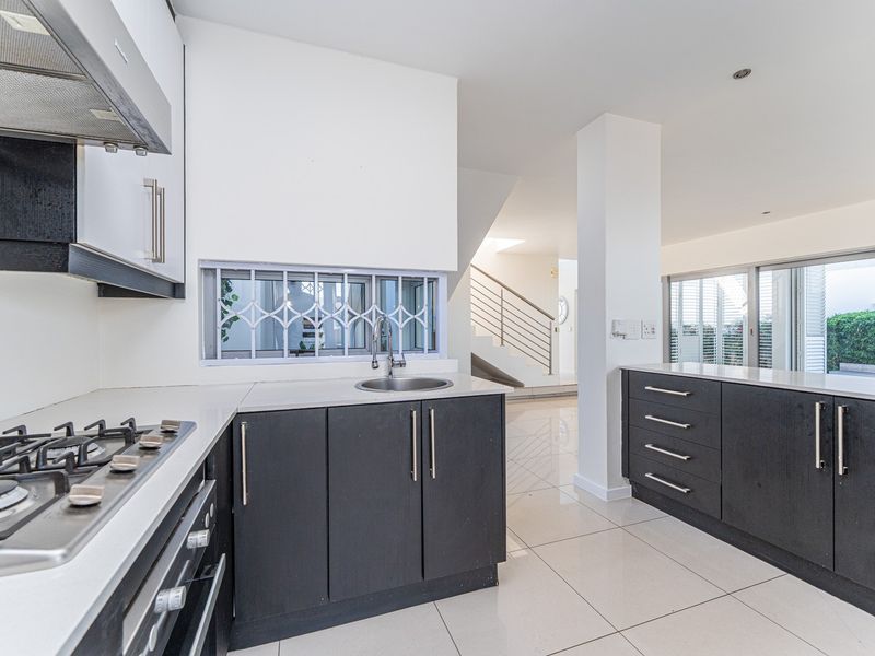 Modern 3-Bedroom Cluster for Rent - Photo 3